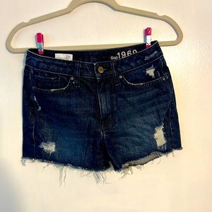 Gap Size O Slim Cut Off Jean Short